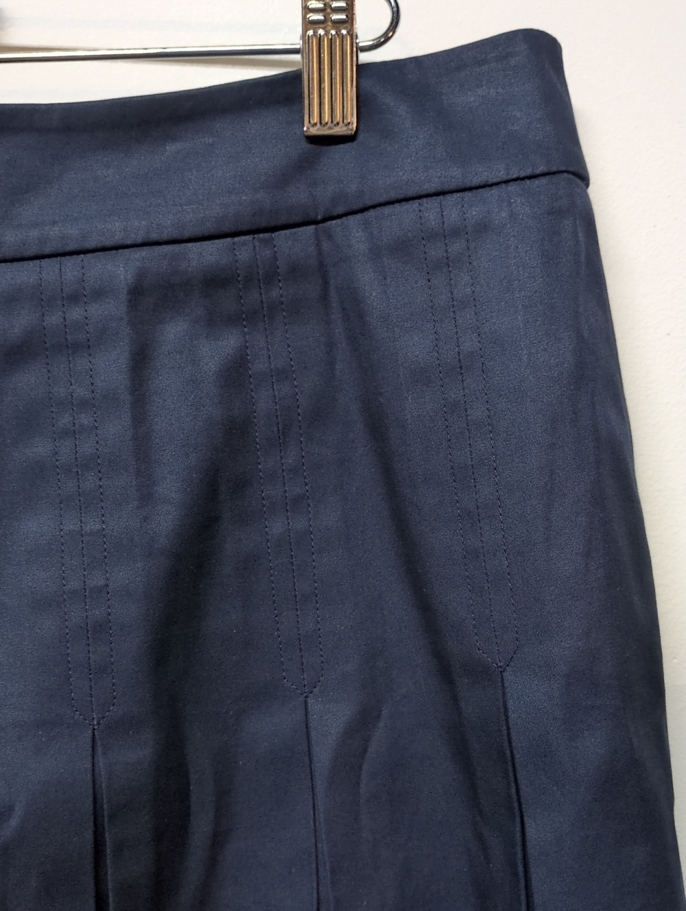 Brooks Brothers Navy Pleated Skirt, Size 14 - Picture 5 of 7
